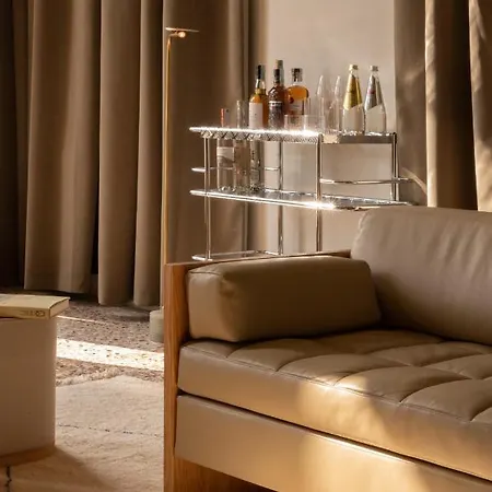 Hotel The 5*