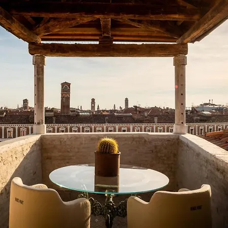 The Hotel Venezia