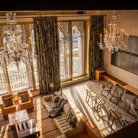 The Hotel Venezia