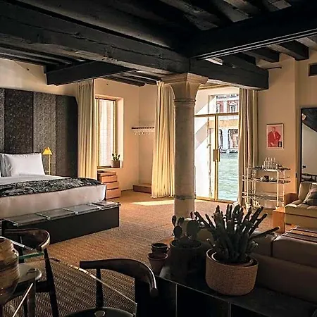 Hotel The