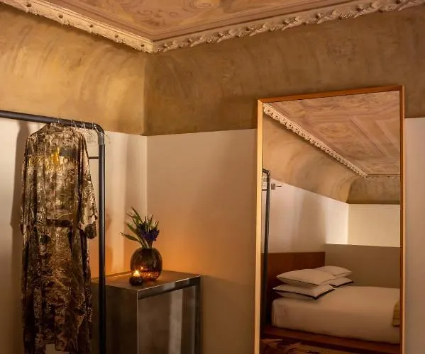 The Hotel Venise