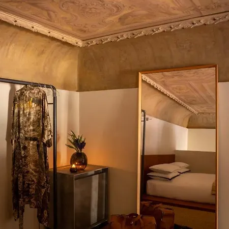 The Hotel Veneza